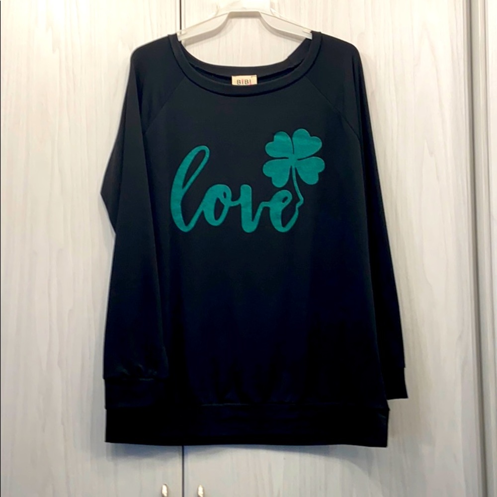 Love Shamrock sweatshirt